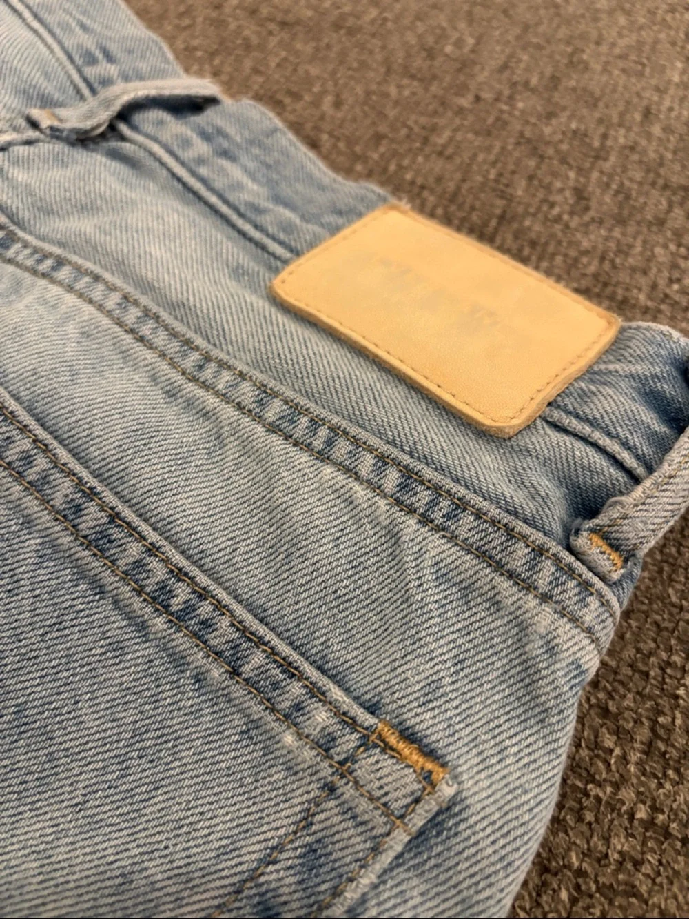 Everlane The Cheeky 90s Long Bermuda Light Wash Frayed Distressed Denim Shorts